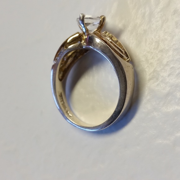 W.Lind Two Tone Solitaire Size 7.5 - Picture 4 of 5
